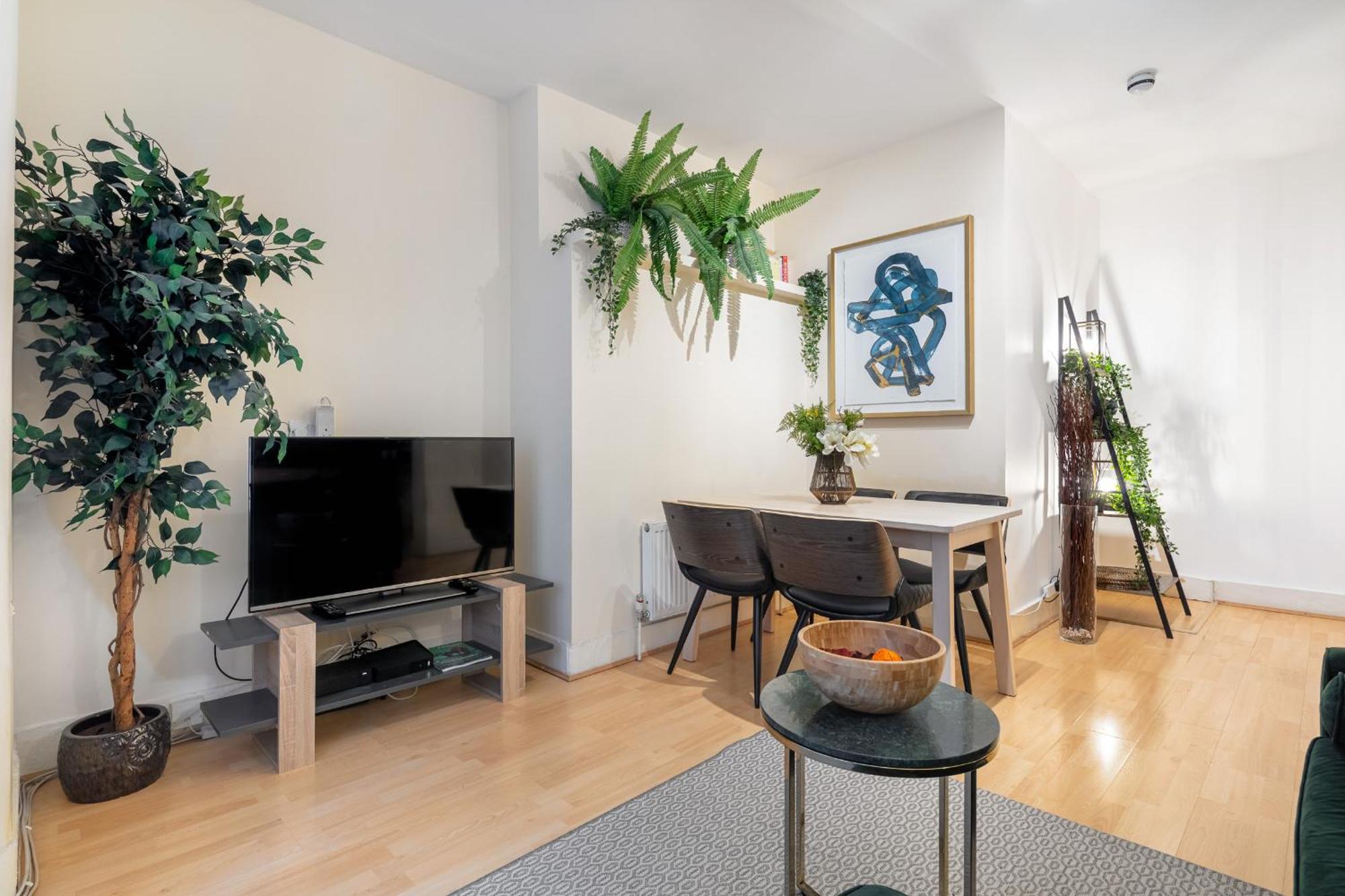 Elegant Kensington Apartment With Patio ลอนดอน ภายนอก รูปภาพ