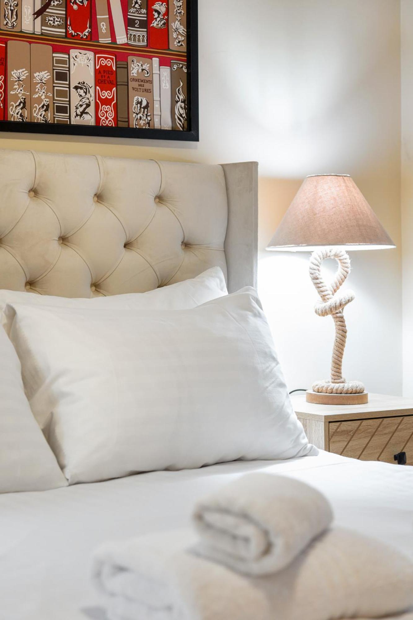 Elegant Kensington Apartment With Patio ลอนดอน ภายนอก รูปภาพ
