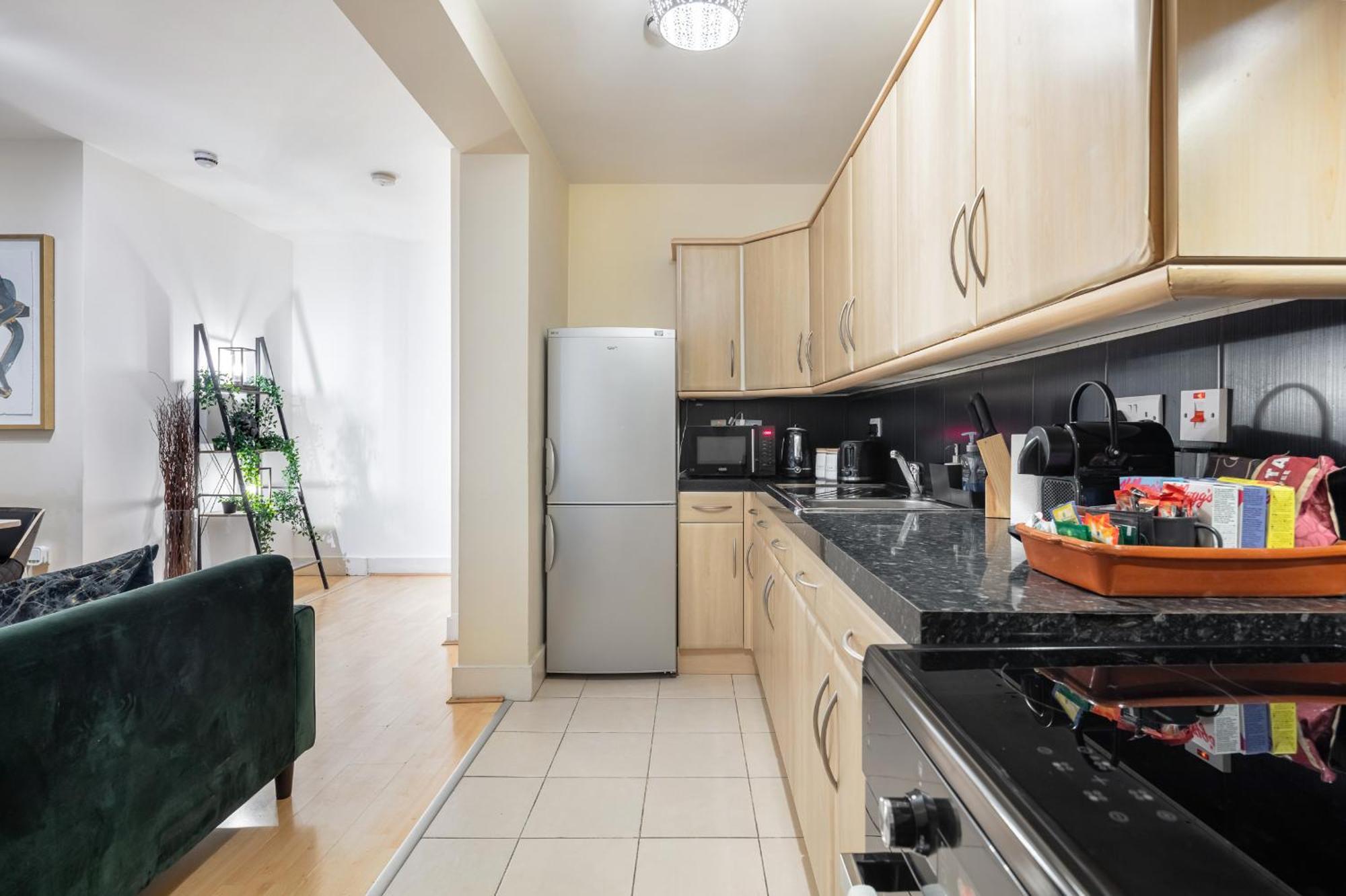 Elegant Kensington Apartment With Patio ลอนดอน ภายนอก รูปภาพ