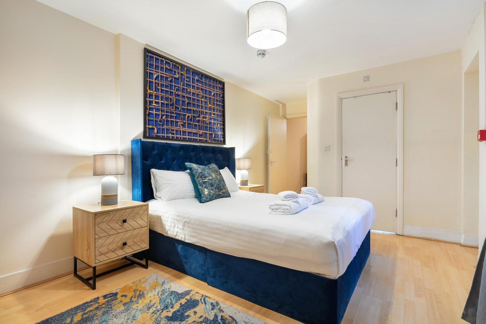 Elegant Kensington Apartment With Patio ลอนดอน ภายนอก รูปภาพ