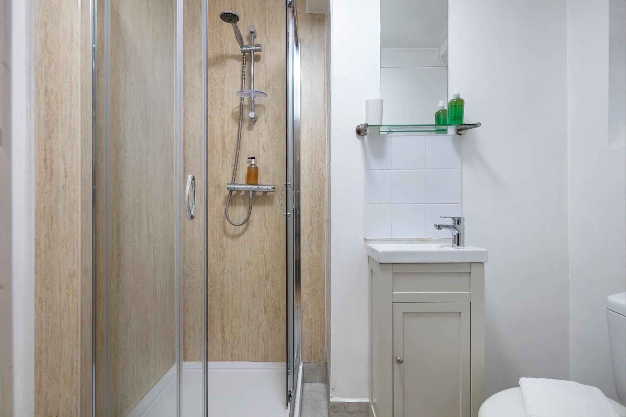 Elegant Kensington Apartment With Patio ลอนดอน ภายนอก รูปภาพ