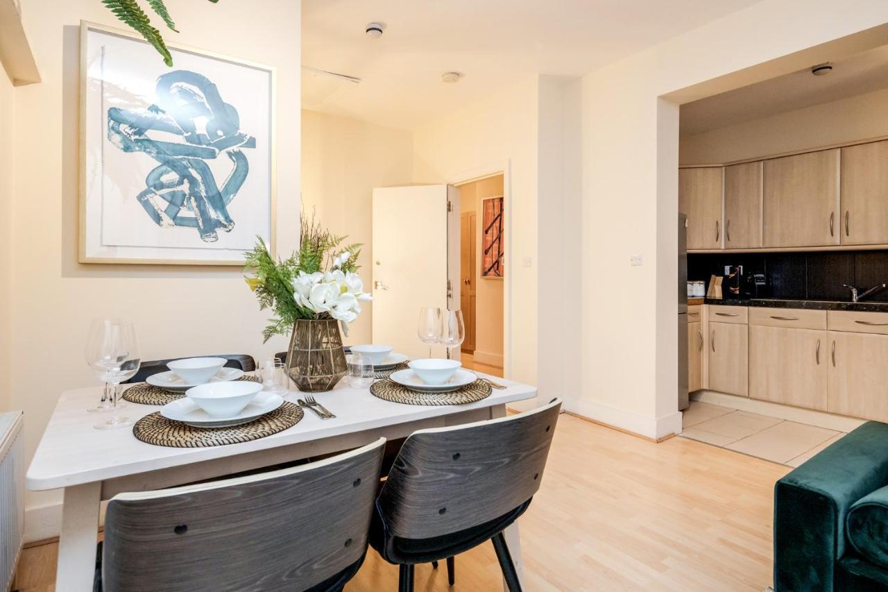 Elegant Kensington Apartment With Patio ลอนดอน ภายนอก รูปภาพ